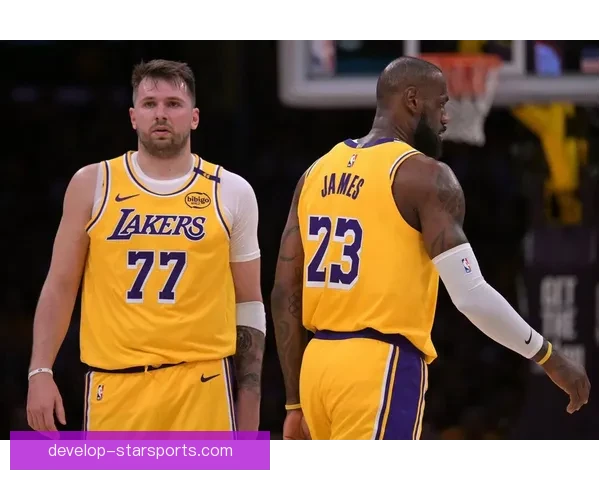 詹姆斯爆发率湖人逆转勇士重燃季后赛希望关键战役上演巅峰对决