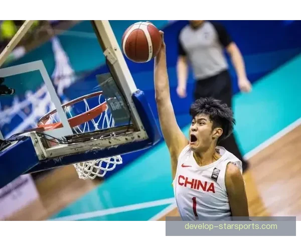 中国篮球队在国际赛场崭露头角 迎来新一轮崭新突破和挑战