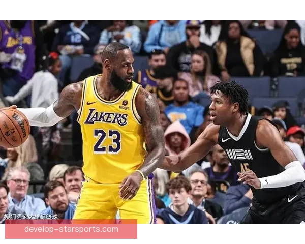 湖人队新赛季阵容调整曝光 詹姆斯与戴维斯联手再冲总冠军