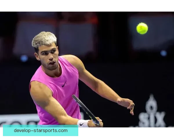 网球赛季最新动态：顶级选手激战四大满贯精彩瞬间盘点