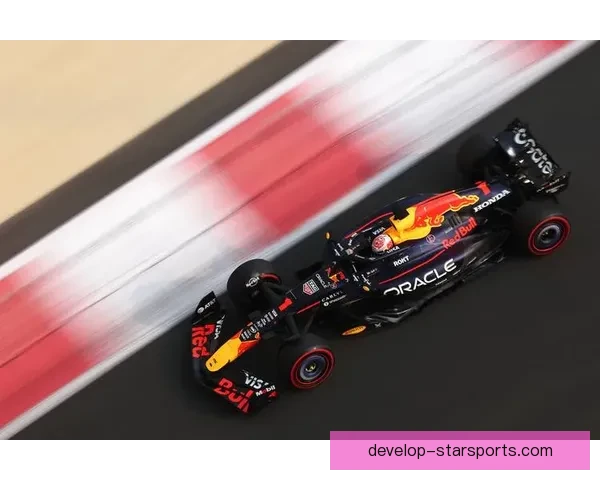 F1赛事最新动态：红牛车队争夺冠军激烈赛季引发全球关注